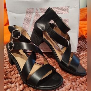 American Eagle By Payless Black Sauer Sandals!